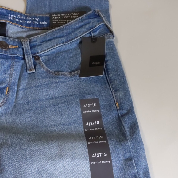 Mossimo jeans 2/pairs - Picture 2 of 5
